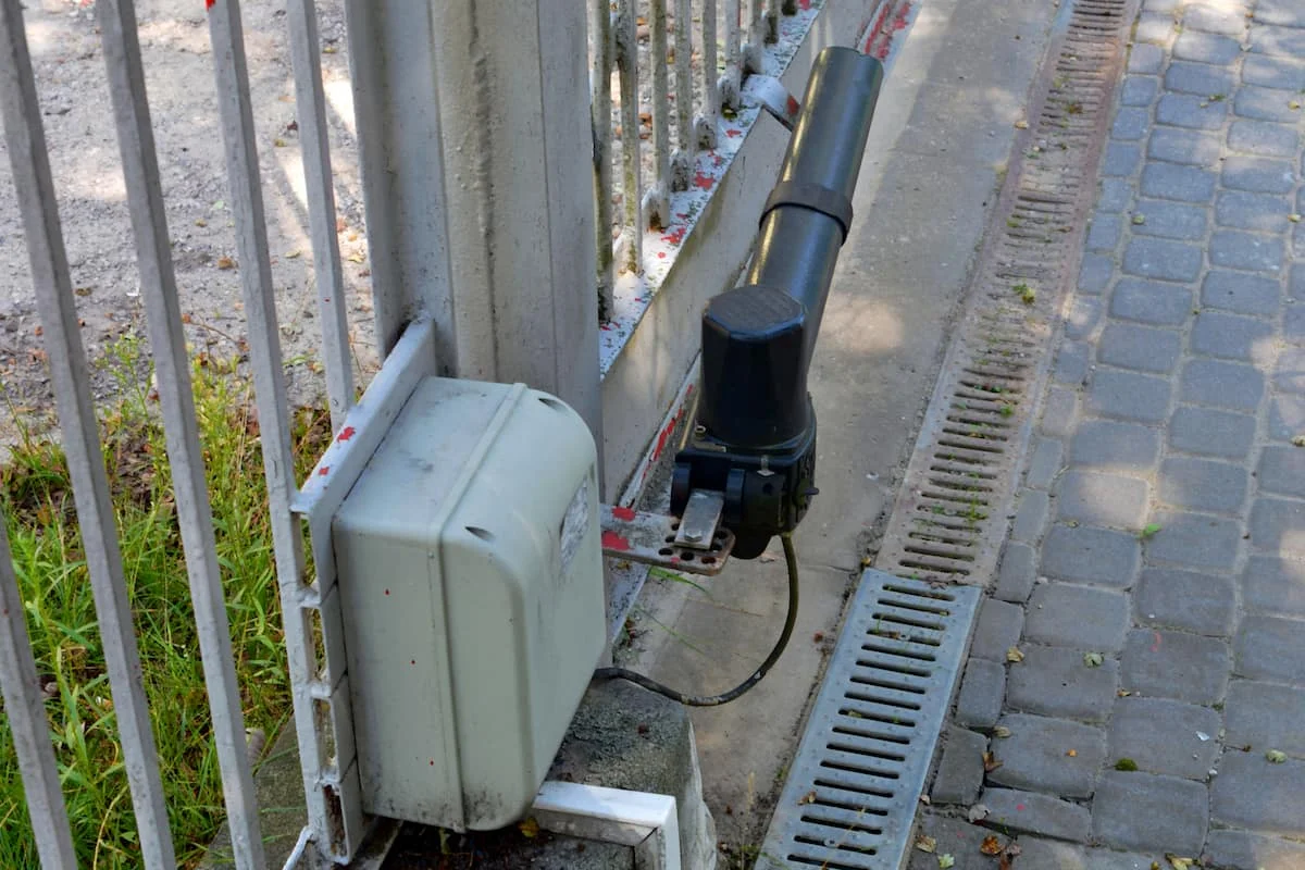 Come funziona l'impianto di un cancello automatico? Soluzioni FAAC e CAME